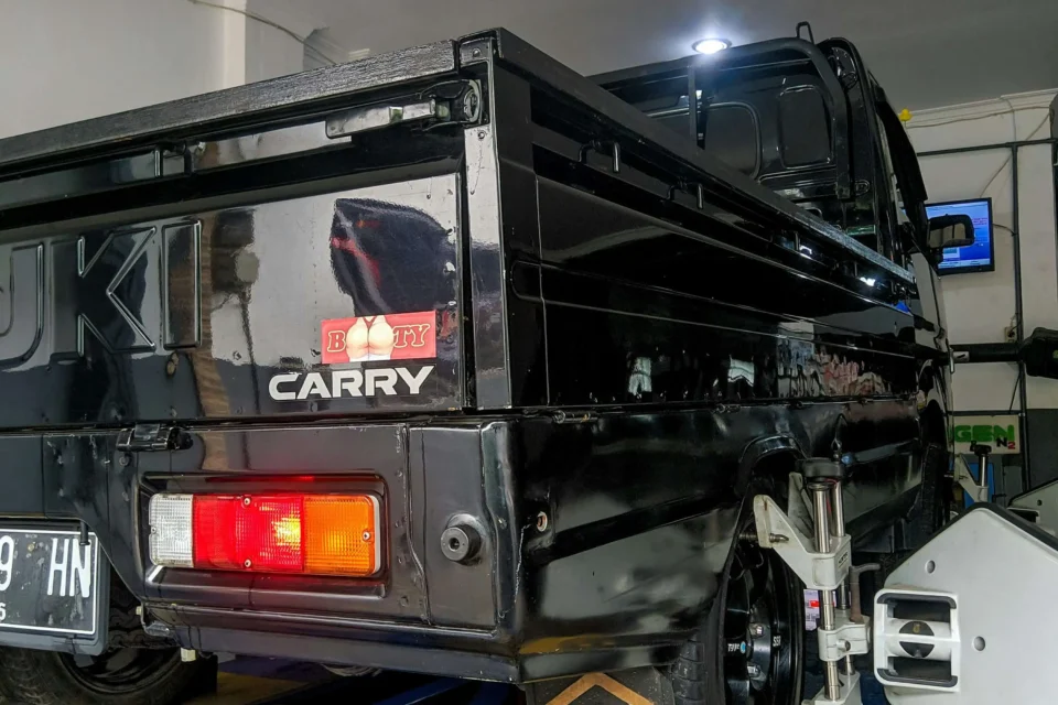 Wymiana zawieszenia i geometria kół w Suzuki Carry